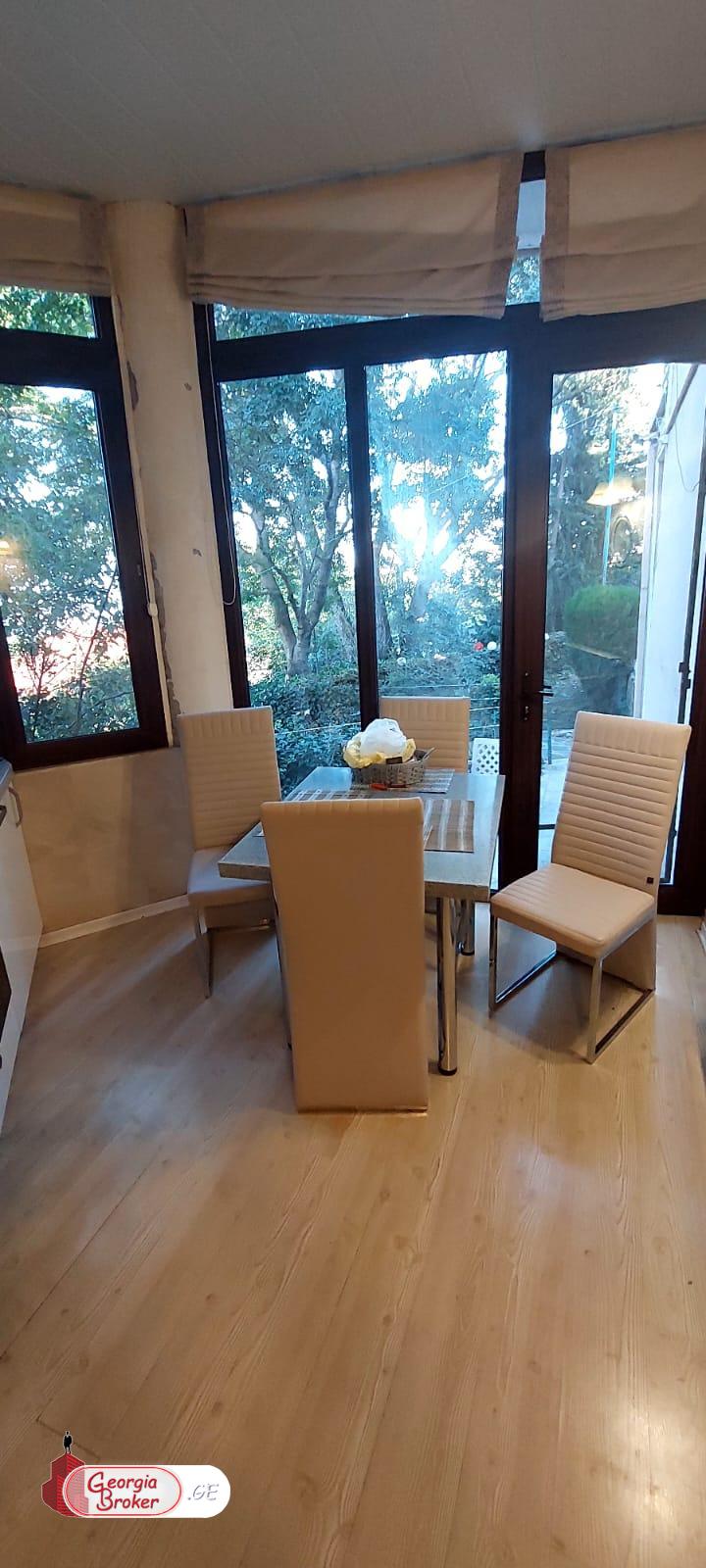 продается дом с новым ремонтом 7-комнат